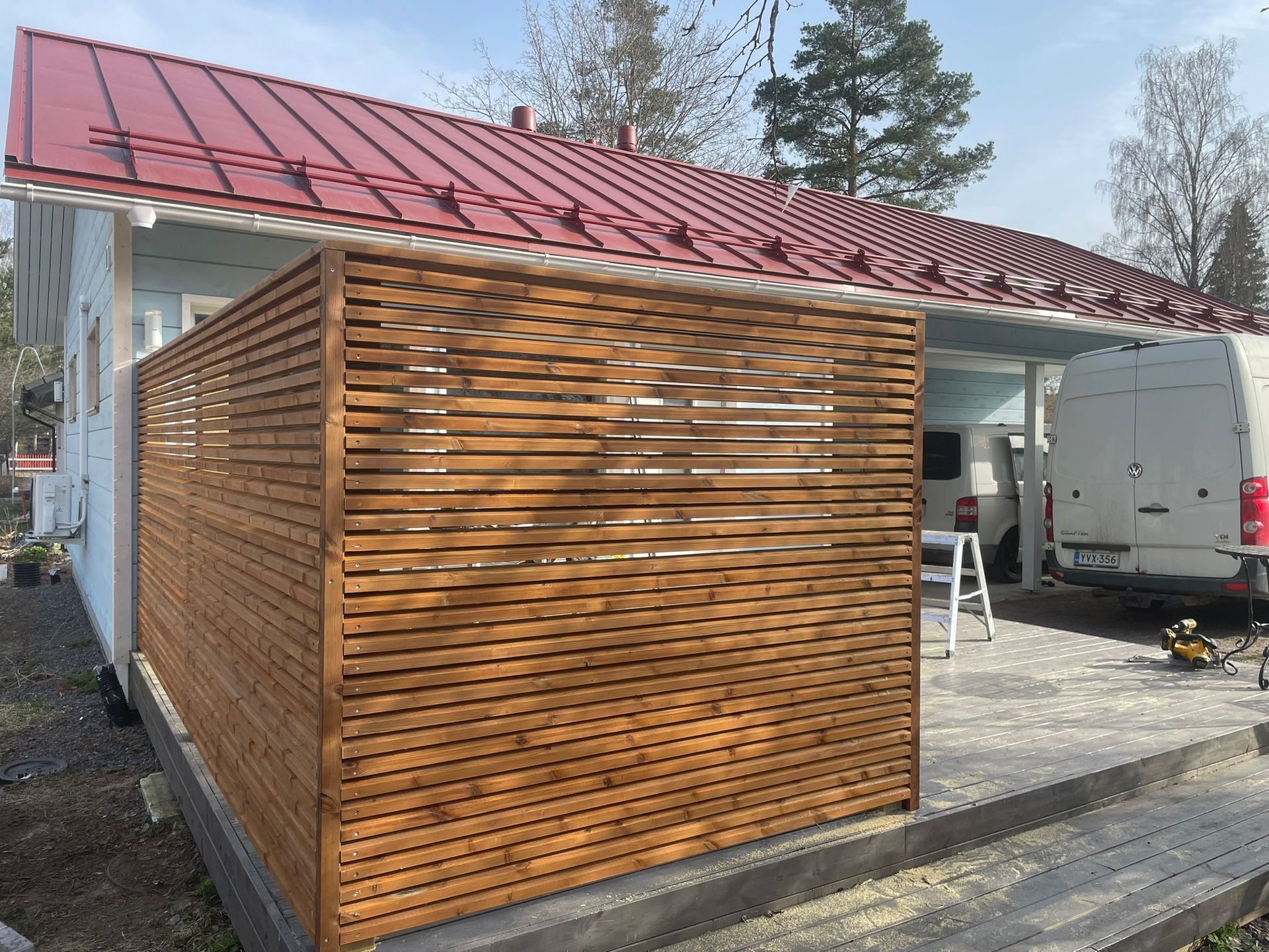 Rakennus- ja muottityöt sekä piha-alueen viimeistely Helsinki. Timanttitalot Oy toteuttaa laadukkaat puu- ja betonirakenteet.