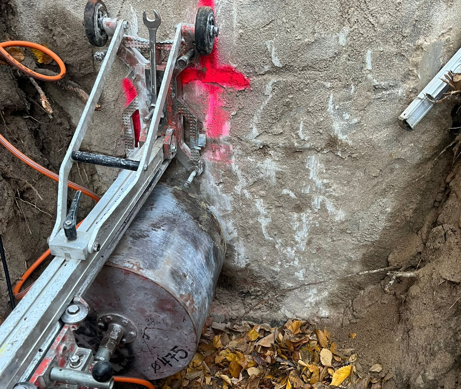 Timanttiporaus kaivannossa ja haastavat maanalaiset läpiviennit Espoo. Ammattimainen timanttiporauspalvelu Vantaalla.