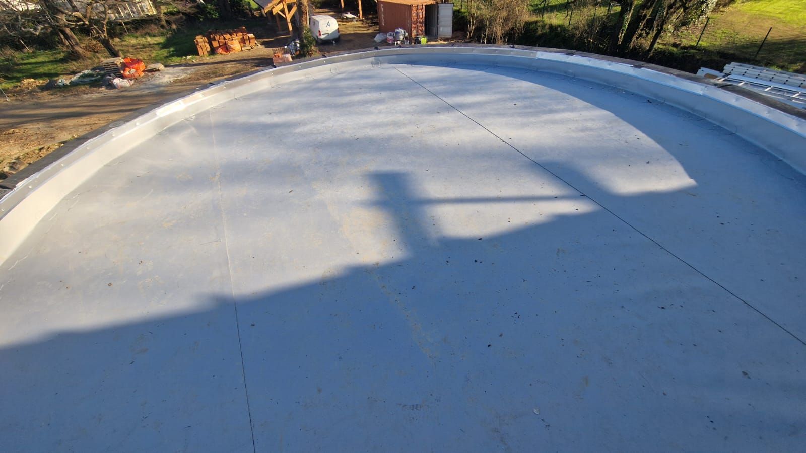 Vue aérienne d'un toit plat.