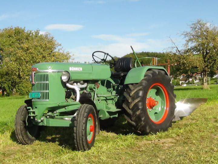 Eigene Traktoren - Land-und Forstmaschinen Marcel Hotz - Bauma