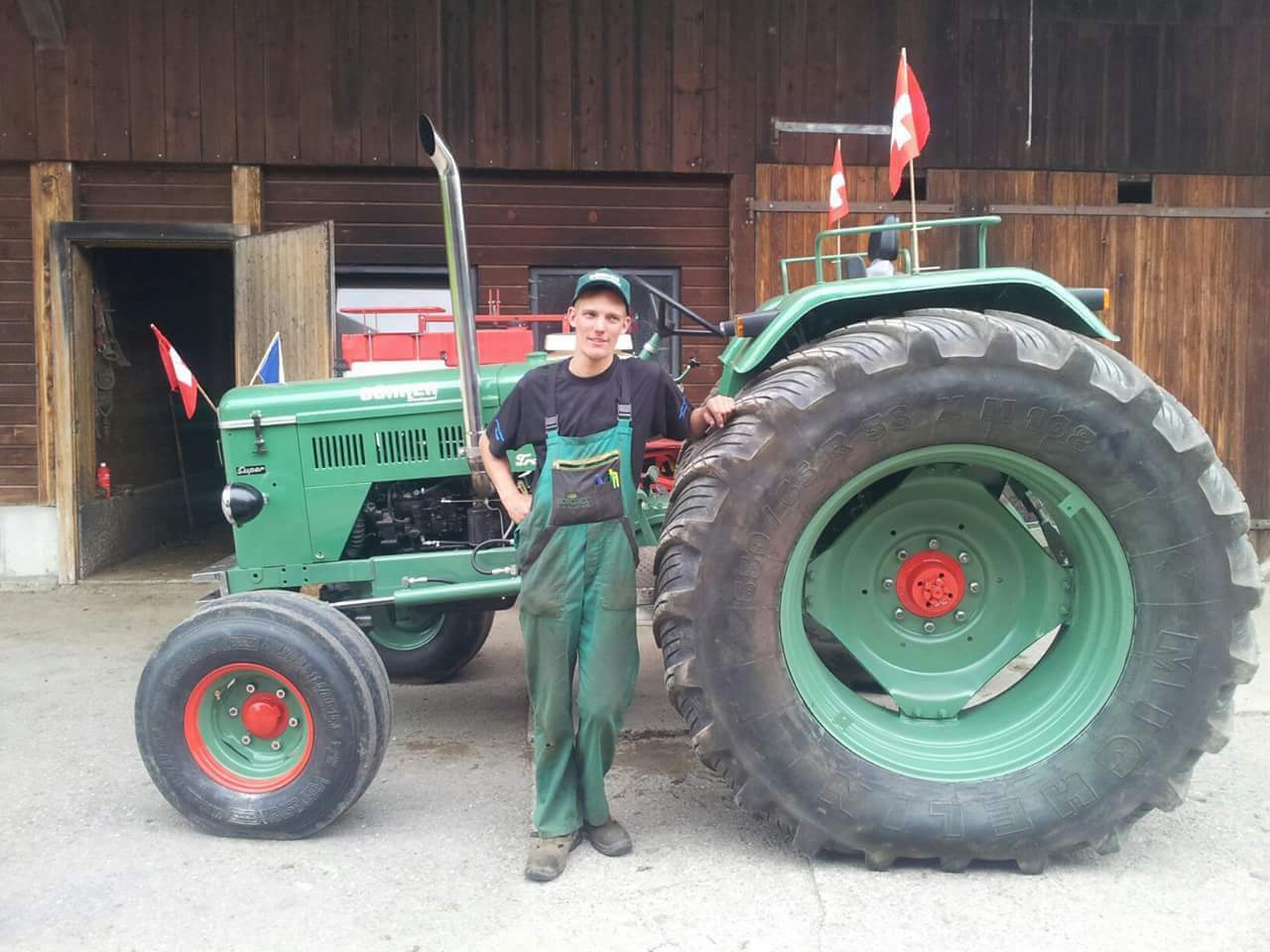 Eigene Traktoren 4 - Land-und Forstmaschinen Marcel Hotz - Bauma