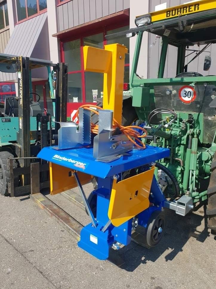 Ablieferung an Fritz Schwab, Bauma. Spaltmaschine