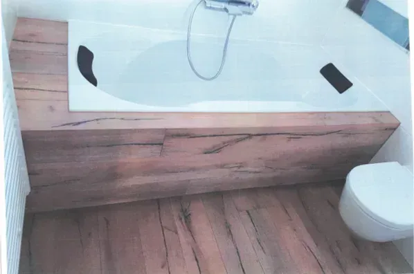 Badewanne verkleidet mit Holz durch Parkett Glauser GmbH

