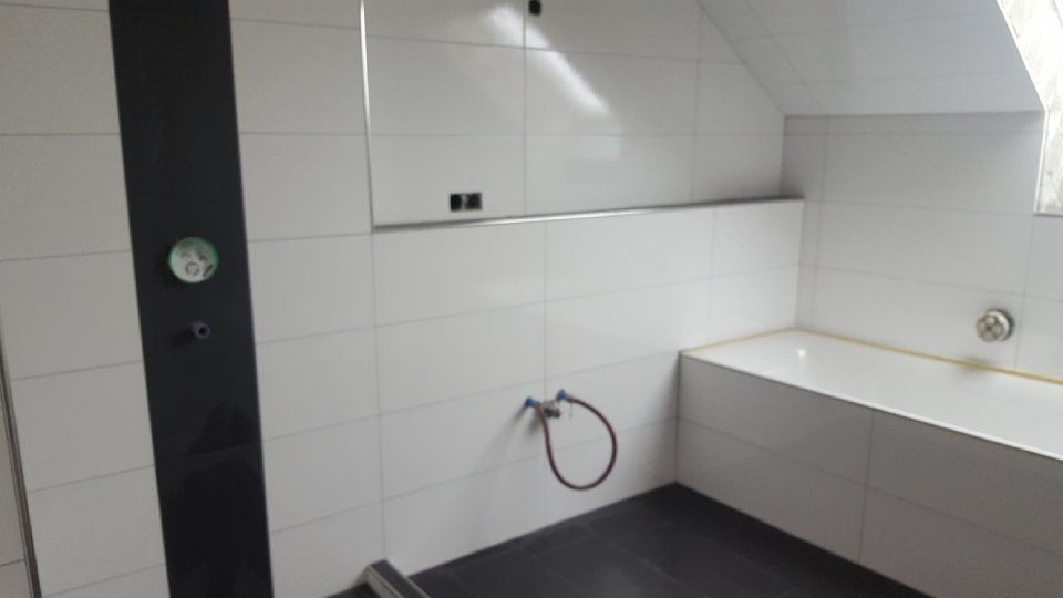 Gefliestes Badezimmer