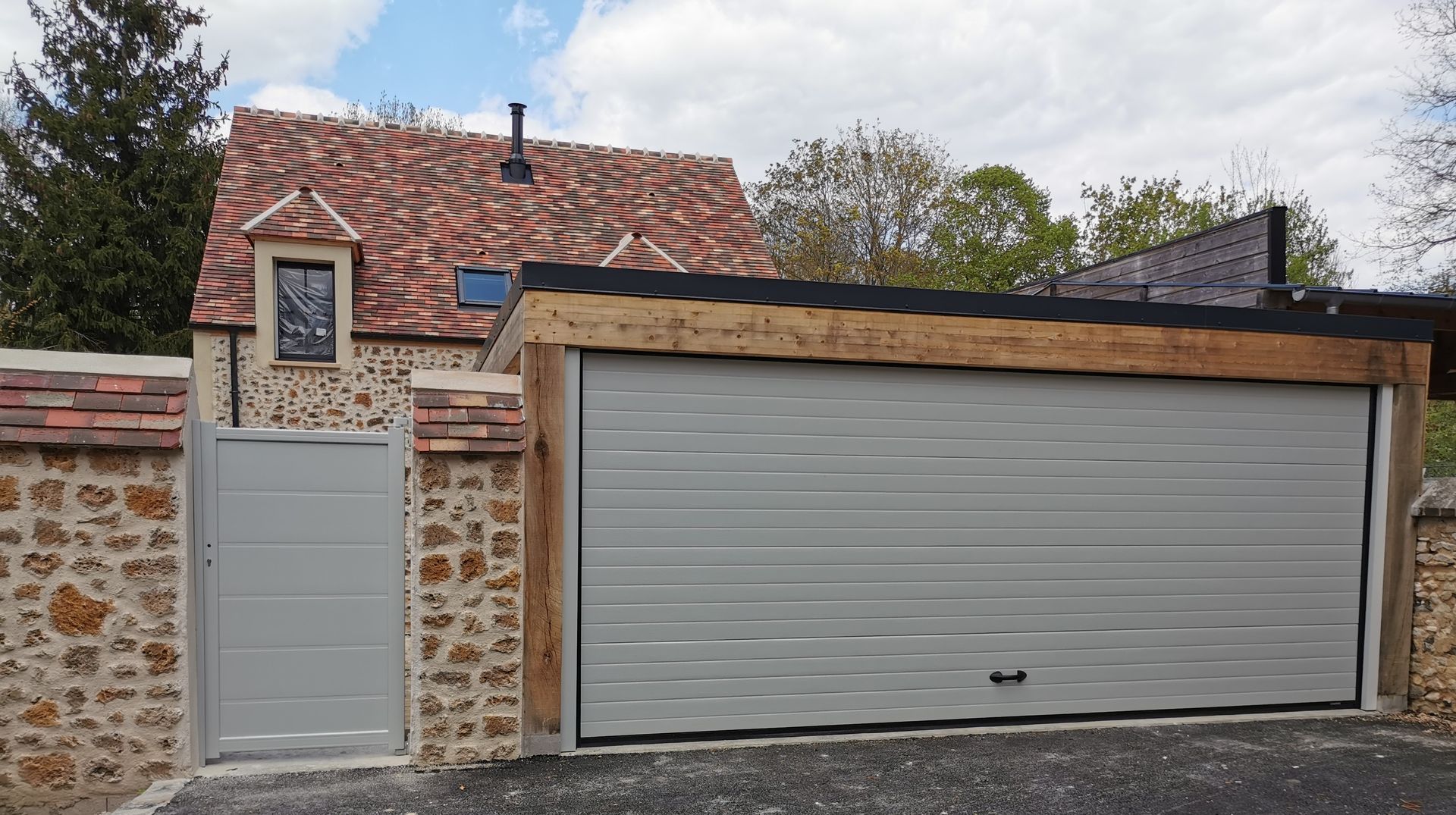 Porte de garage grise