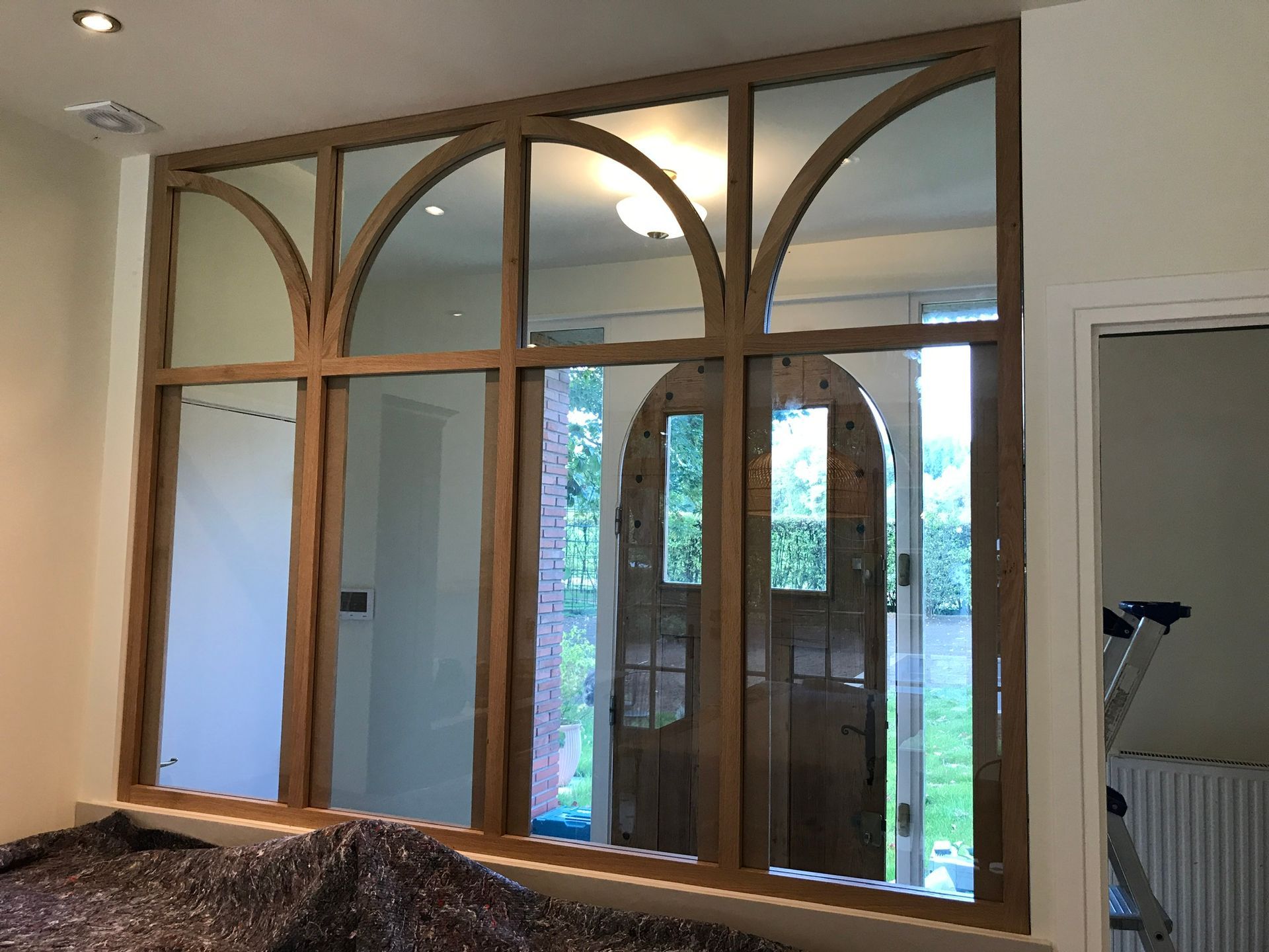 Verrière en bois en cours de fabrication