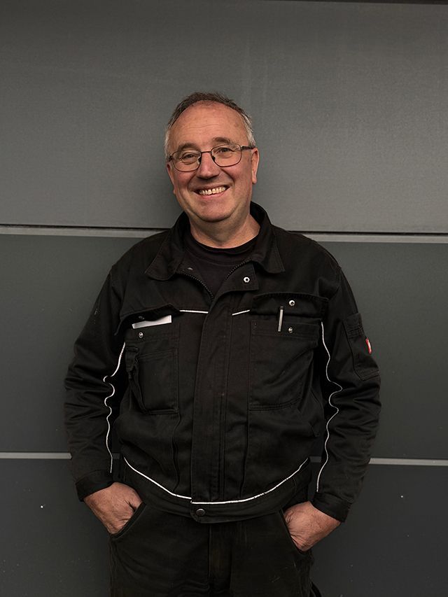 Mitarbeiter Albert Falkner