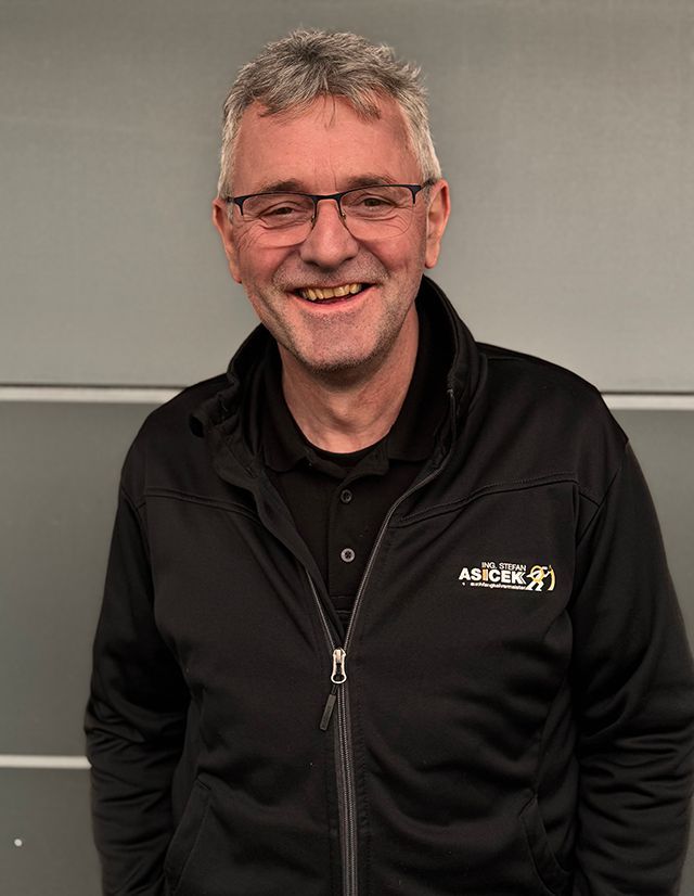 Mitarbeiter Helmut Pühringer