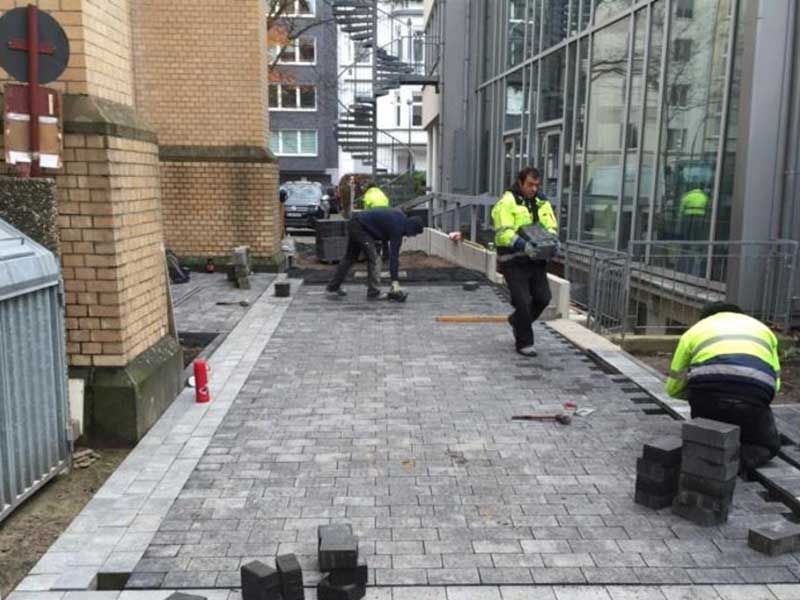 Pflaster- und Plattierungsarbeiten