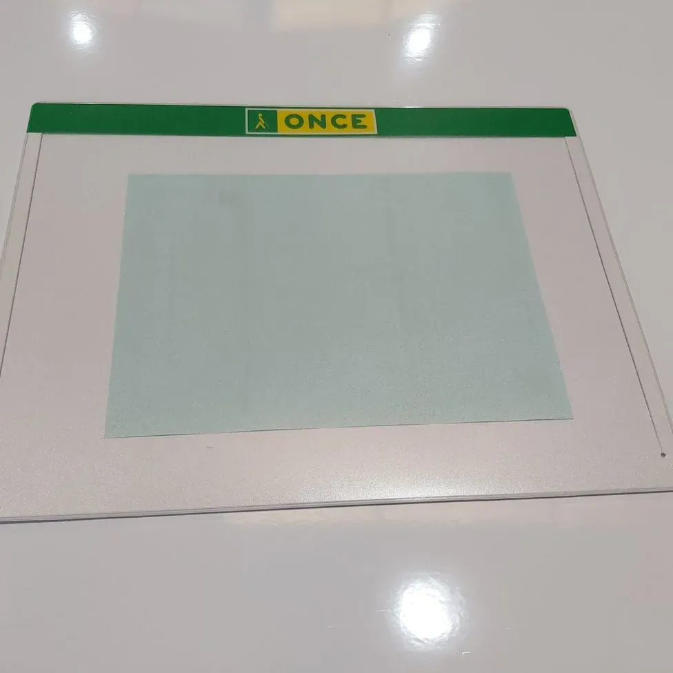 Un trozo de papel con la palabra 