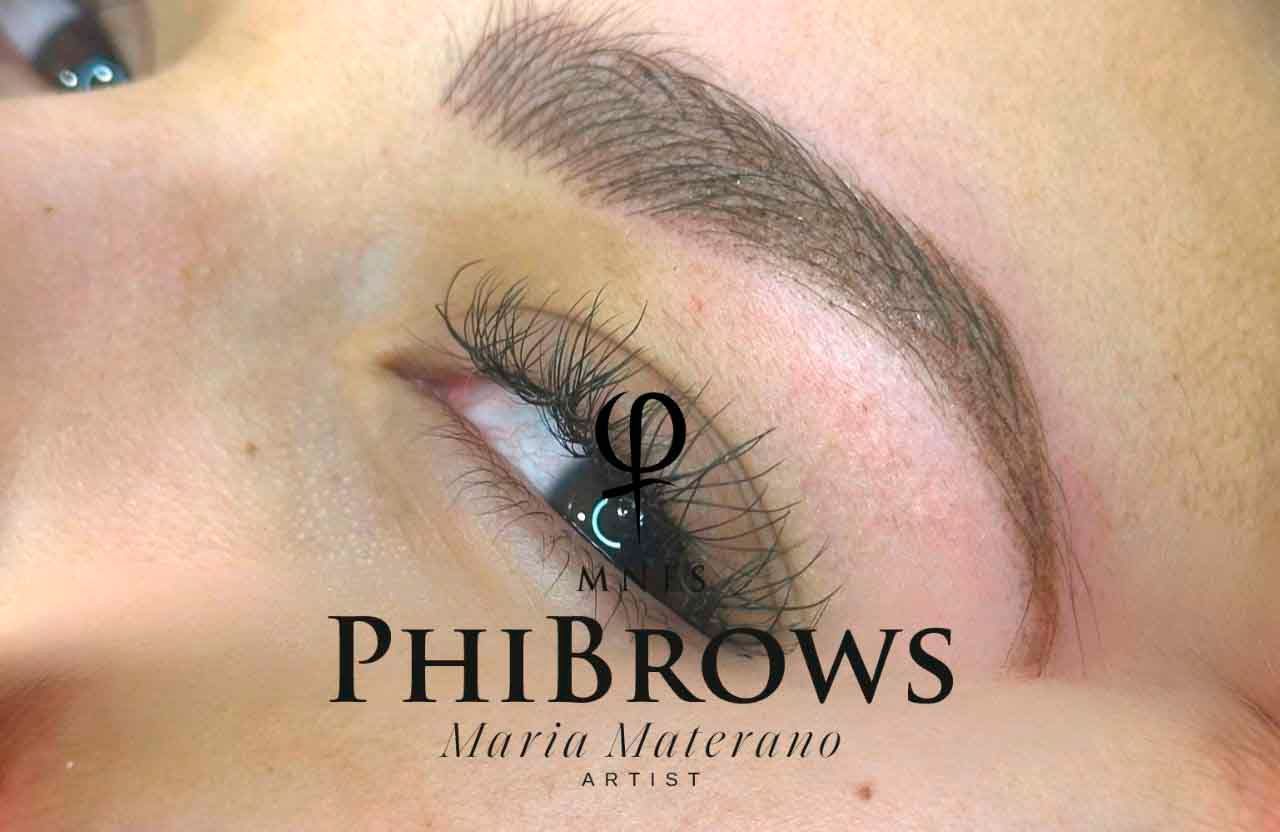 Un primer plano de las cejas de una mujer con la palabra phibrows en la parte inferior.