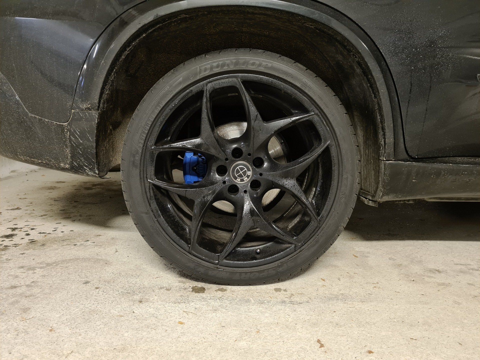 Photo d'une jante sale