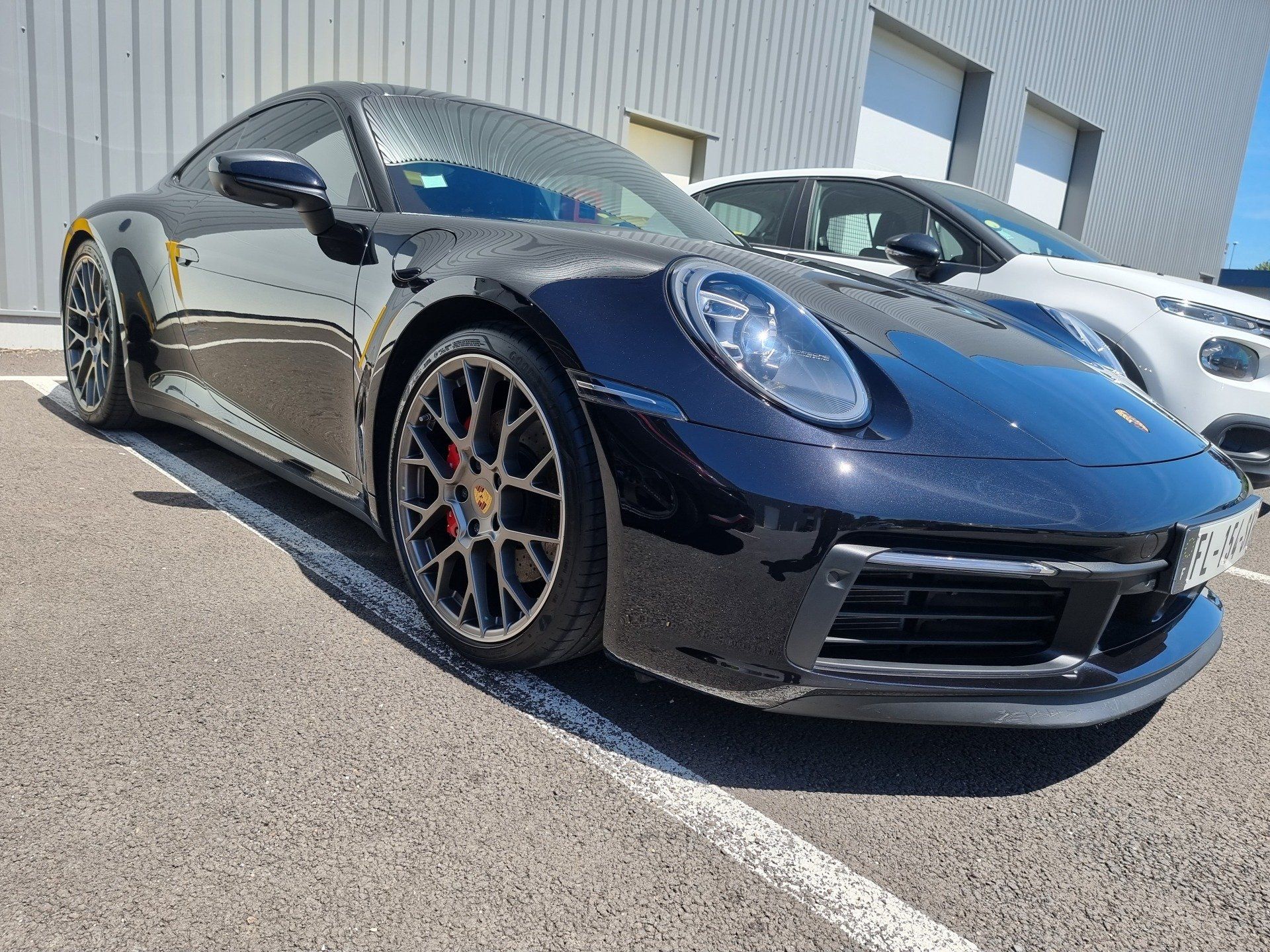 Porshe après le nettoyage par Dapper Custom's