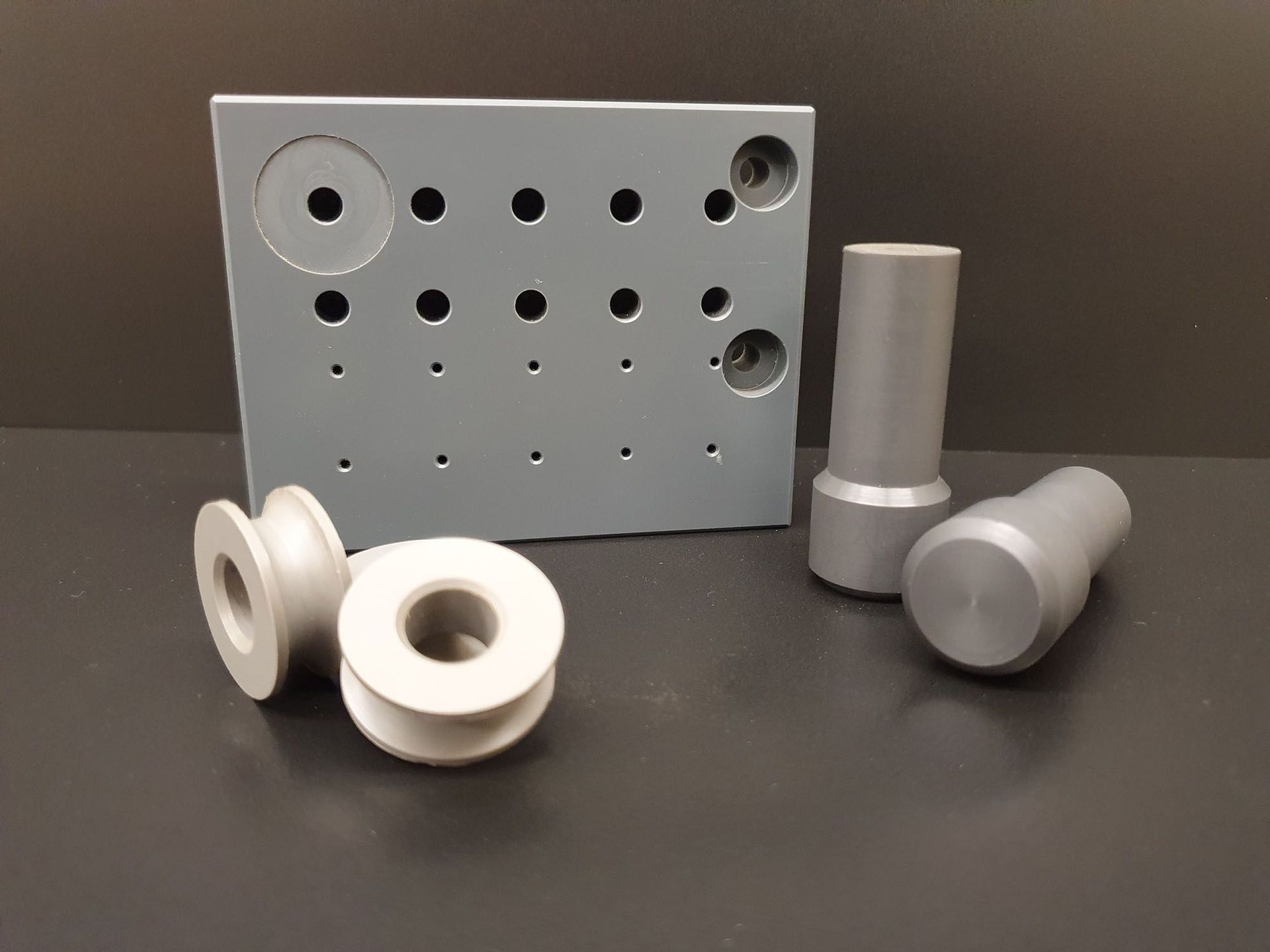 Drehteile - GB Plex AG – Kunststoffverarbeitung – Oberwil – Region Basel