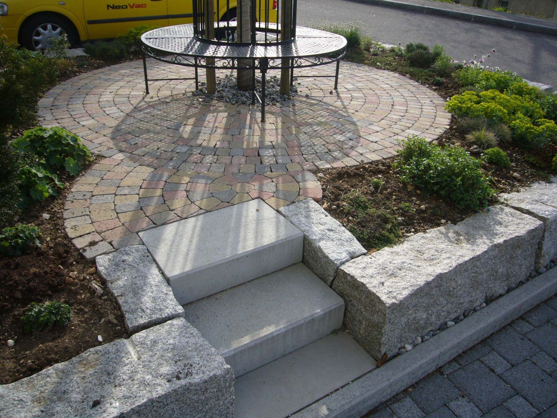 Gartenbau - Pflästerungen - Madano in Laufen