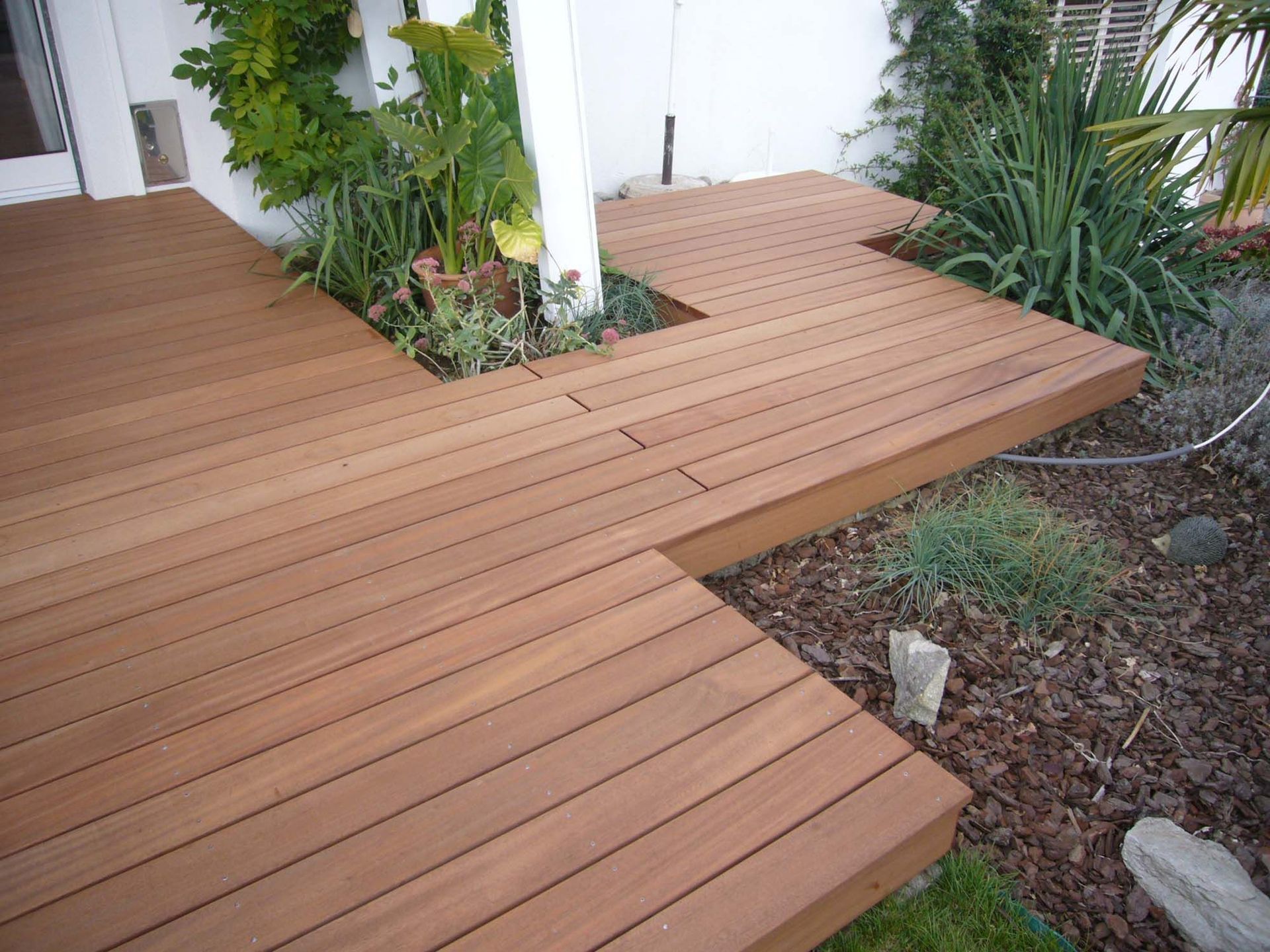 Gartengestaltung - Holzböden - Madano in Laufen