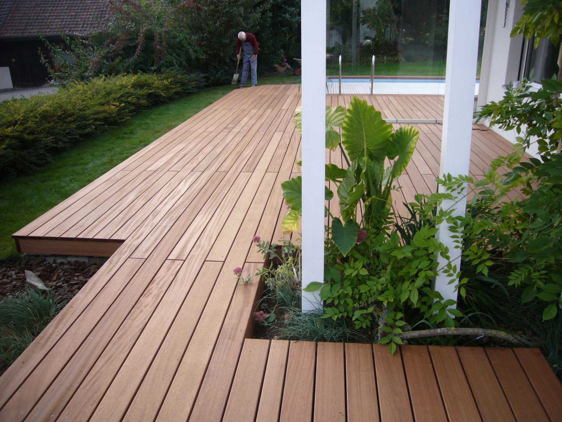 Gartengestaltung - Holzböden - Madano in Laufen