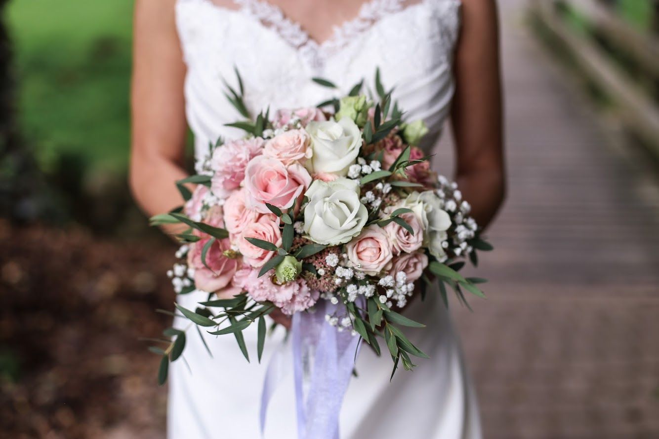 Bouquet fleur de mariée avec mariée