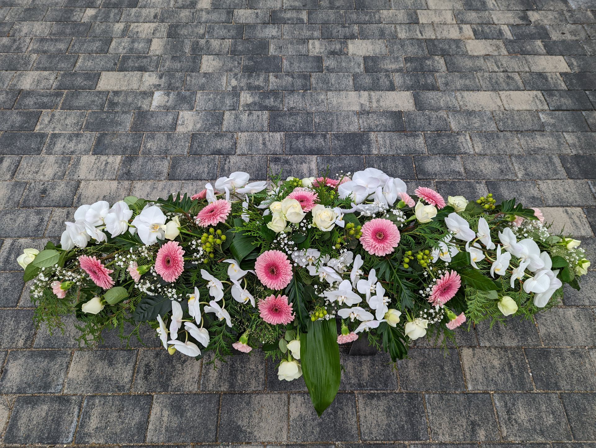 Composition florale, dessus de cercueil