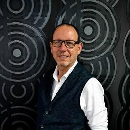 Der Frisör | Gregor von Wirth - Die Kosmetik | Marion Schmitt - in ihrem Salon in Köln Pulheim