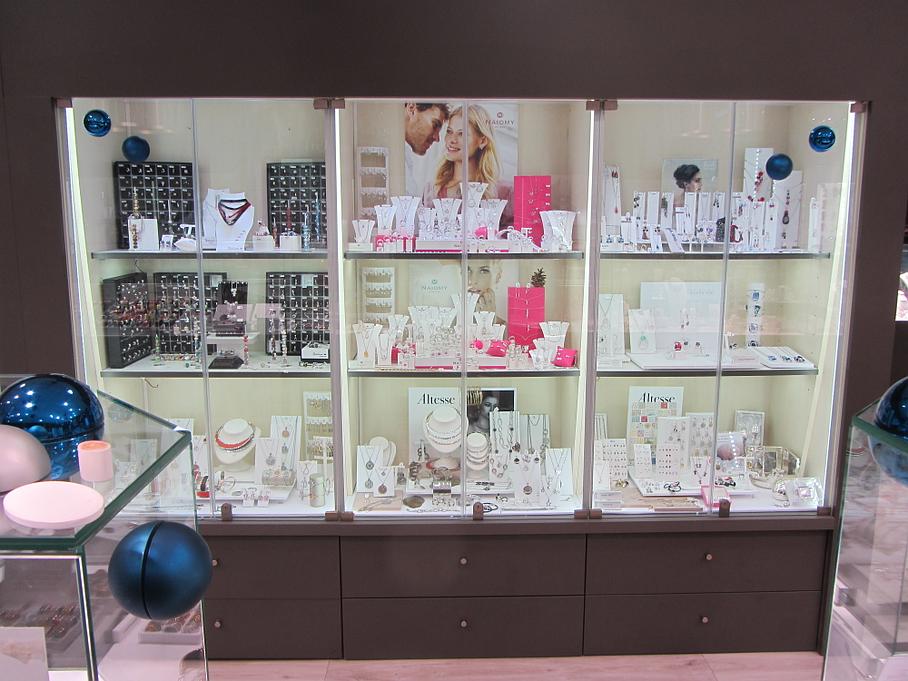 Vitrine intérieur après