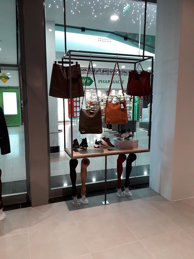 Vitrine après aménagement