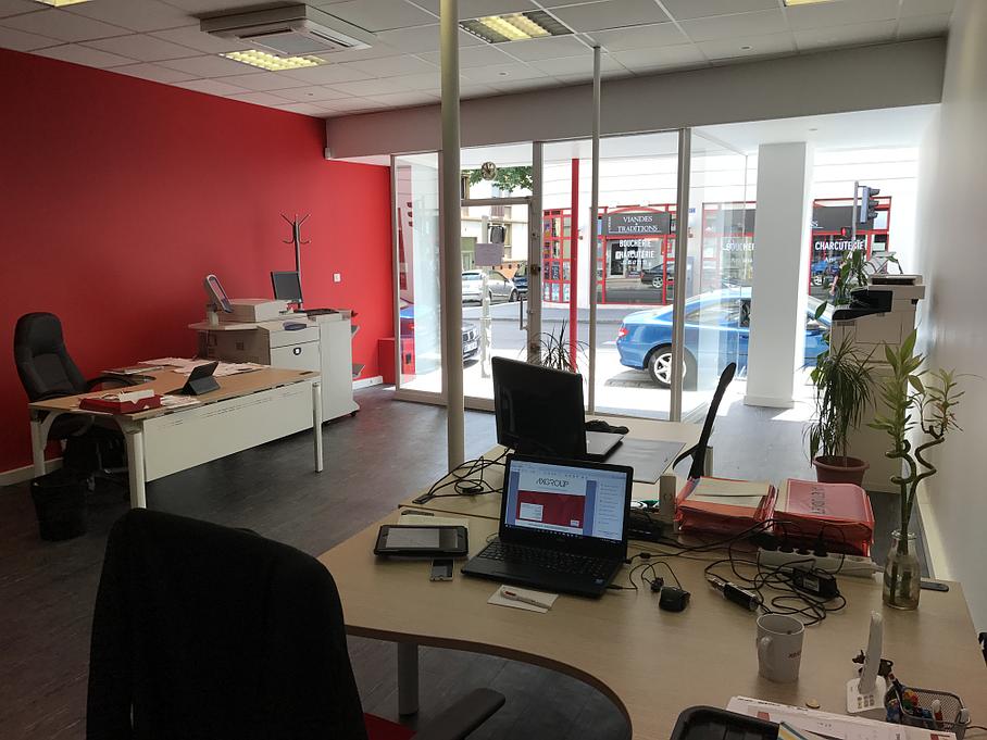 Bureaux intérieurs après