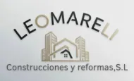 Logo de LEOMARELI; texto “Construcciones y reformas, S.L.”