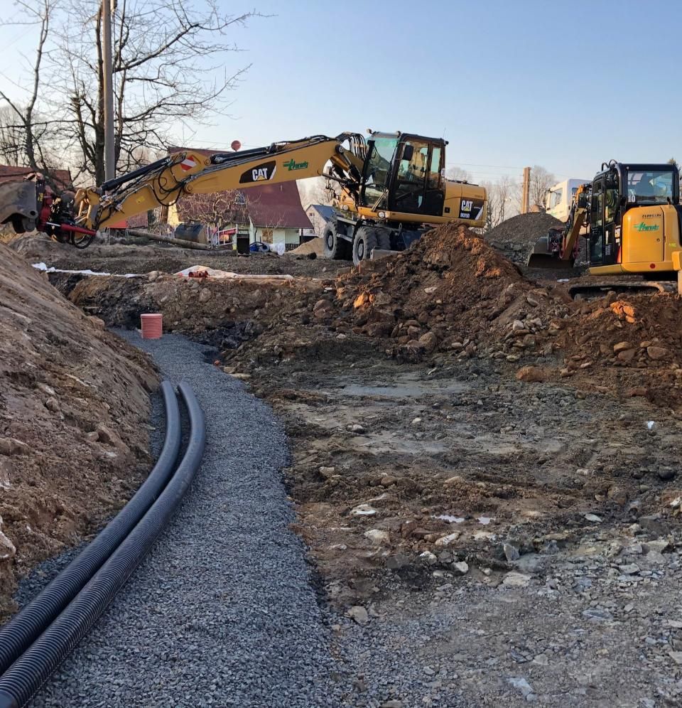 Thomas Herwig – verschiedene Maschinen bei Erdarbeiten an einer Straße