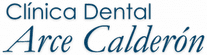 Logotipo de Clínica Dental Arce Calderón en texto azul sobre fondo blanco
