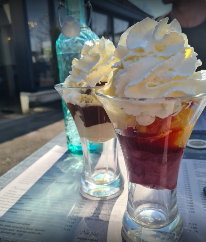 Parfaits fruits et chocolat