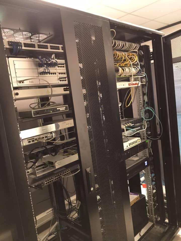 Serveurs informatiques électricité