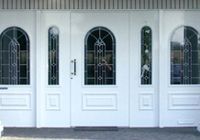 Hauseingangstür mit Bleiverglasung