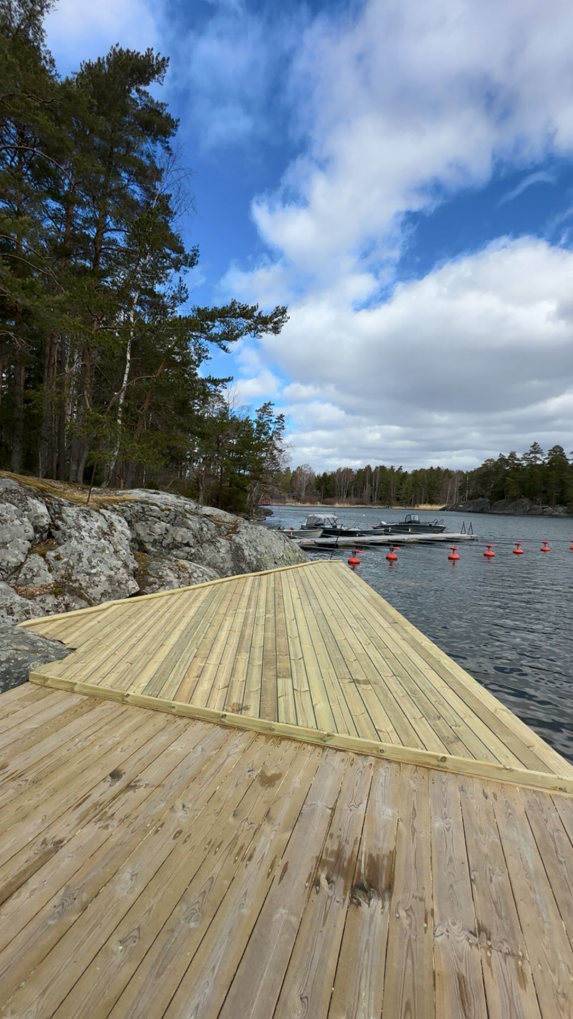 Katon puhdistus ja sammaleen poisto saaristomökiltä Itä-Uudellamaalla & Porvoossa