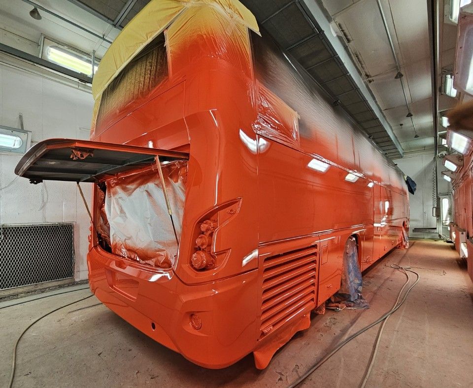Bussien pintamaalaukset