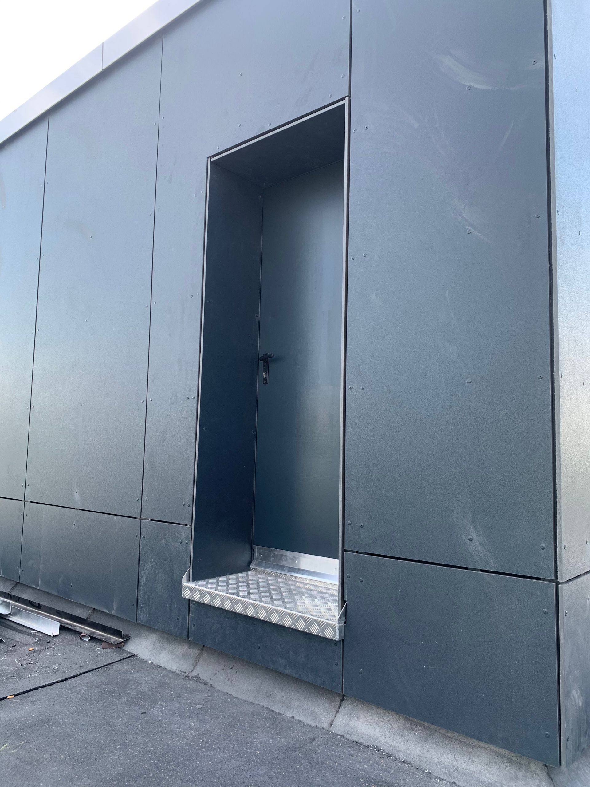 Wand- und Fassenbekleidung