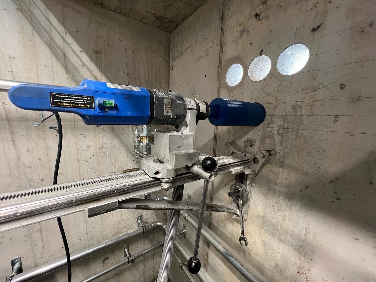 Beton wird aufgebohrt