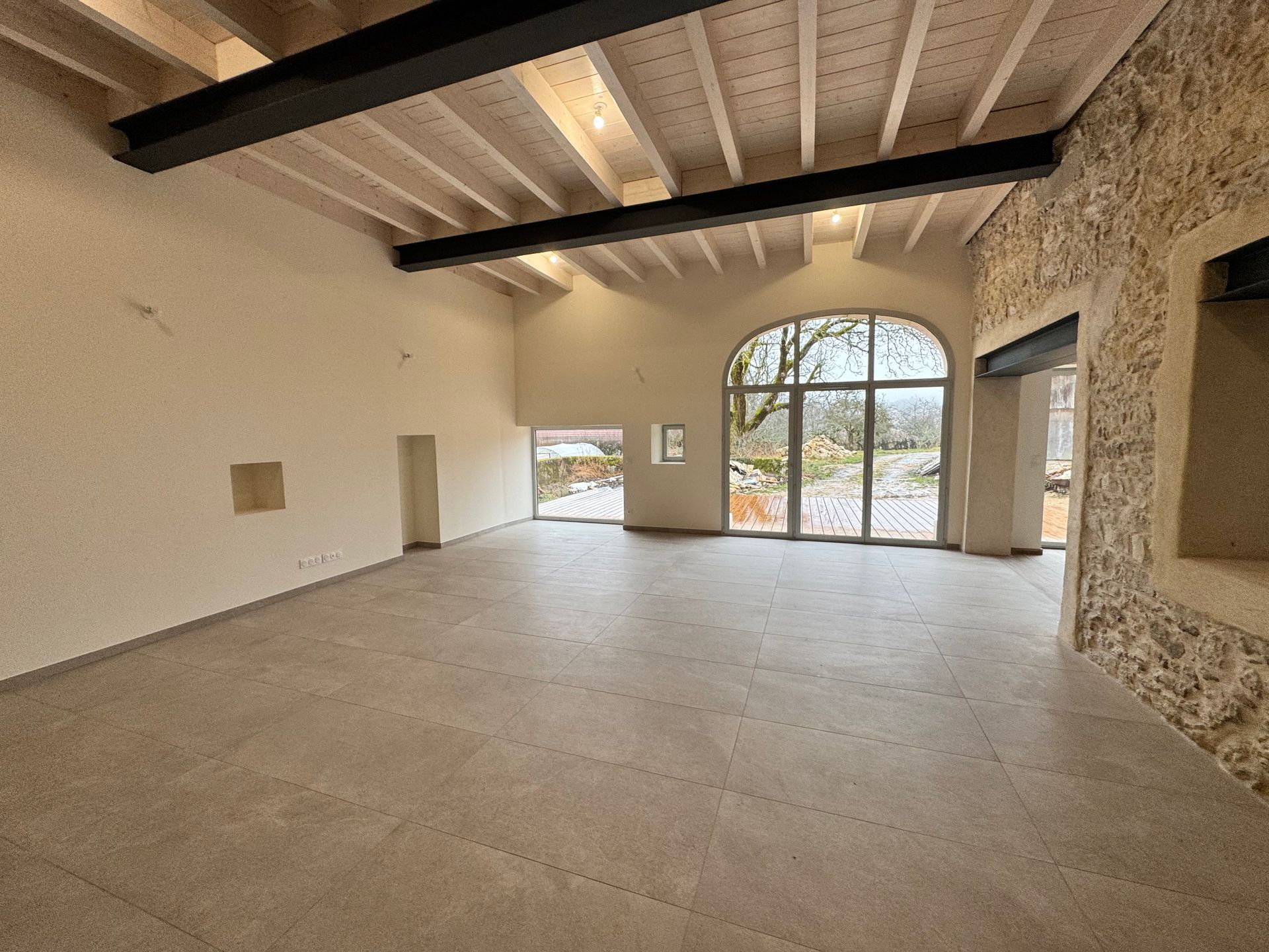 Intérieur d'une maison aavec un revêtement de sol