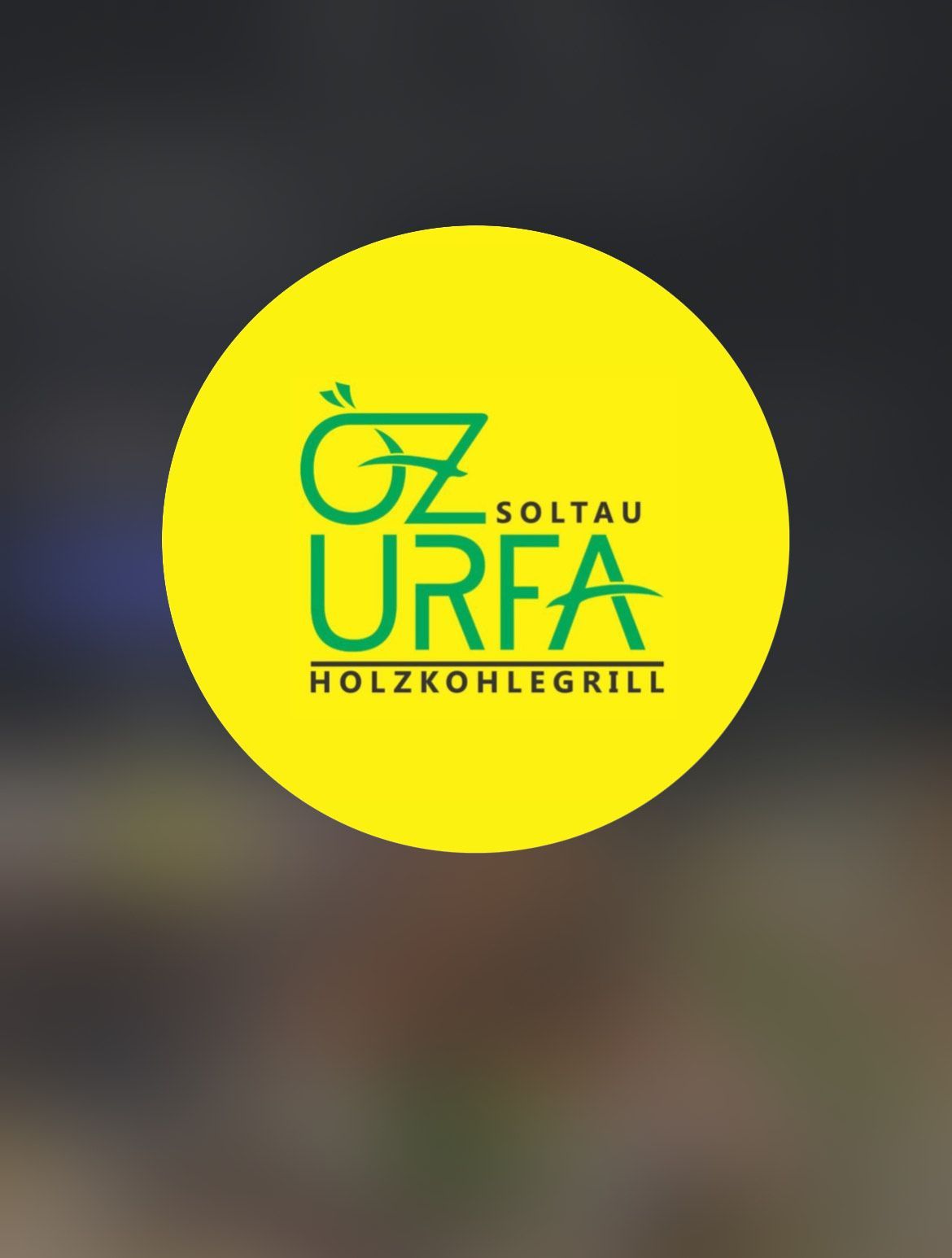 Logo für Öz Urfa Soltau, ein Holzkohlegrillrestaurant, mit grünem Text auf einem gelben Kreis.