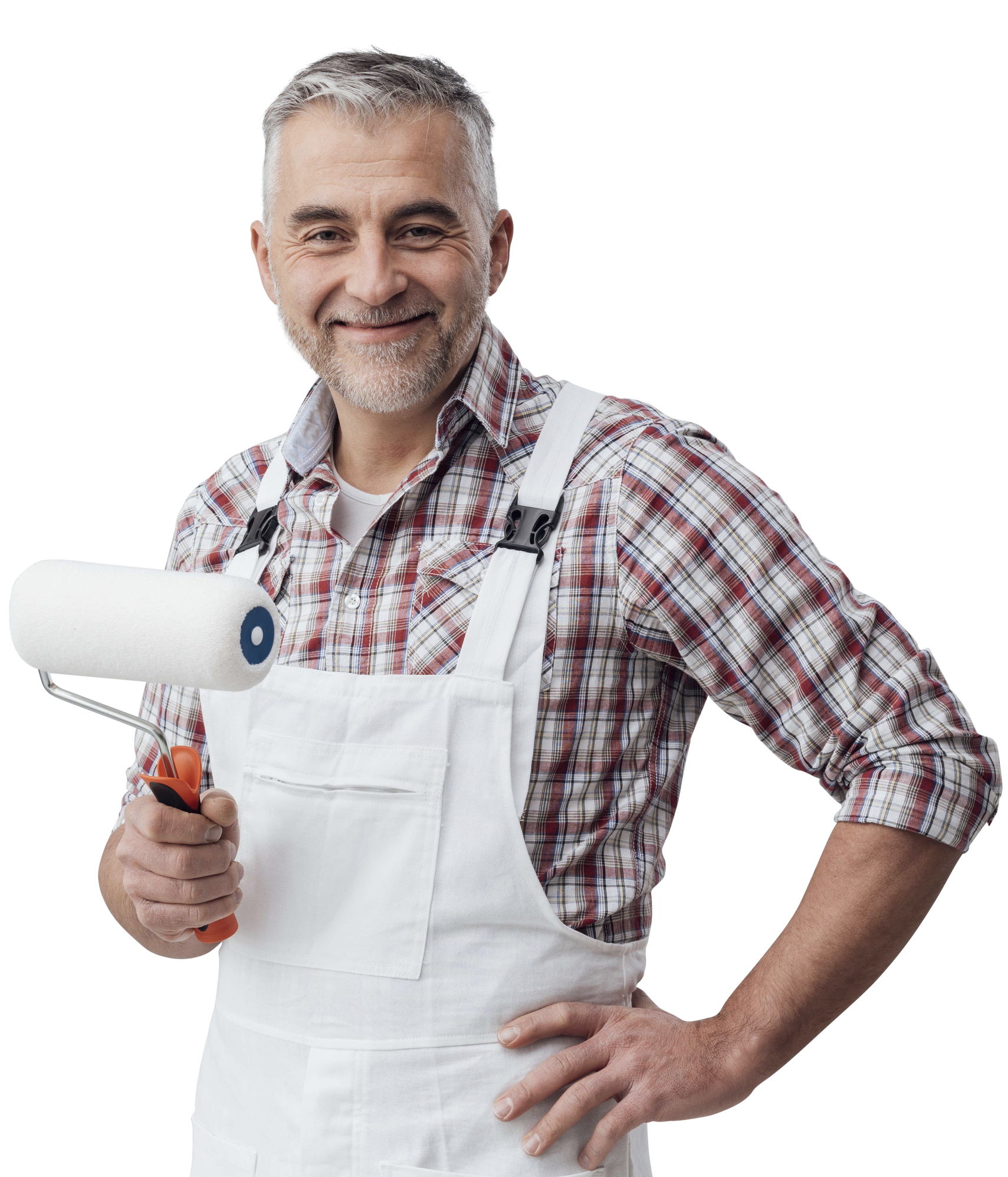 Homme en salopette, tenant un rouleau à peinture, souriant.
