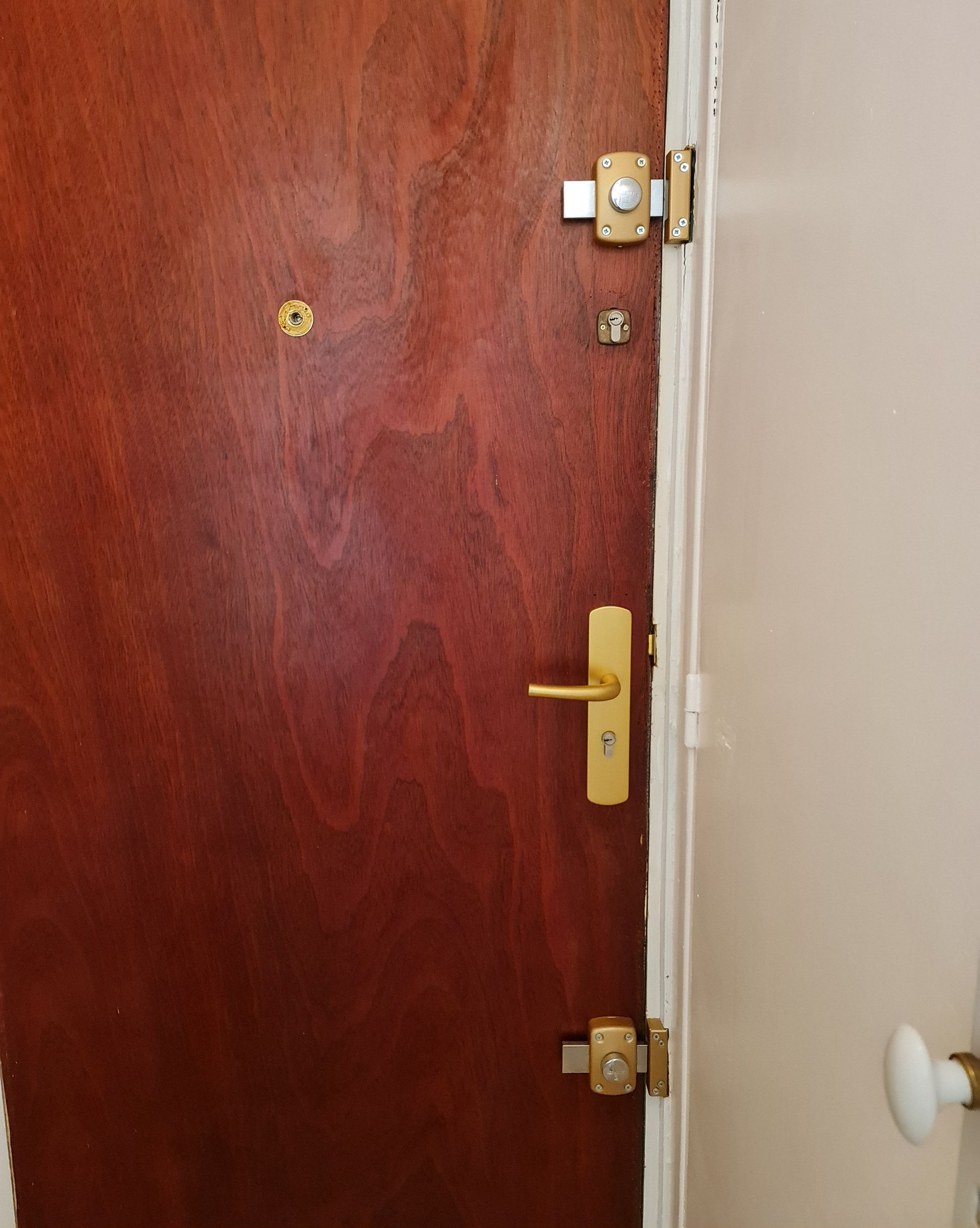 Clé verte dans une serrure