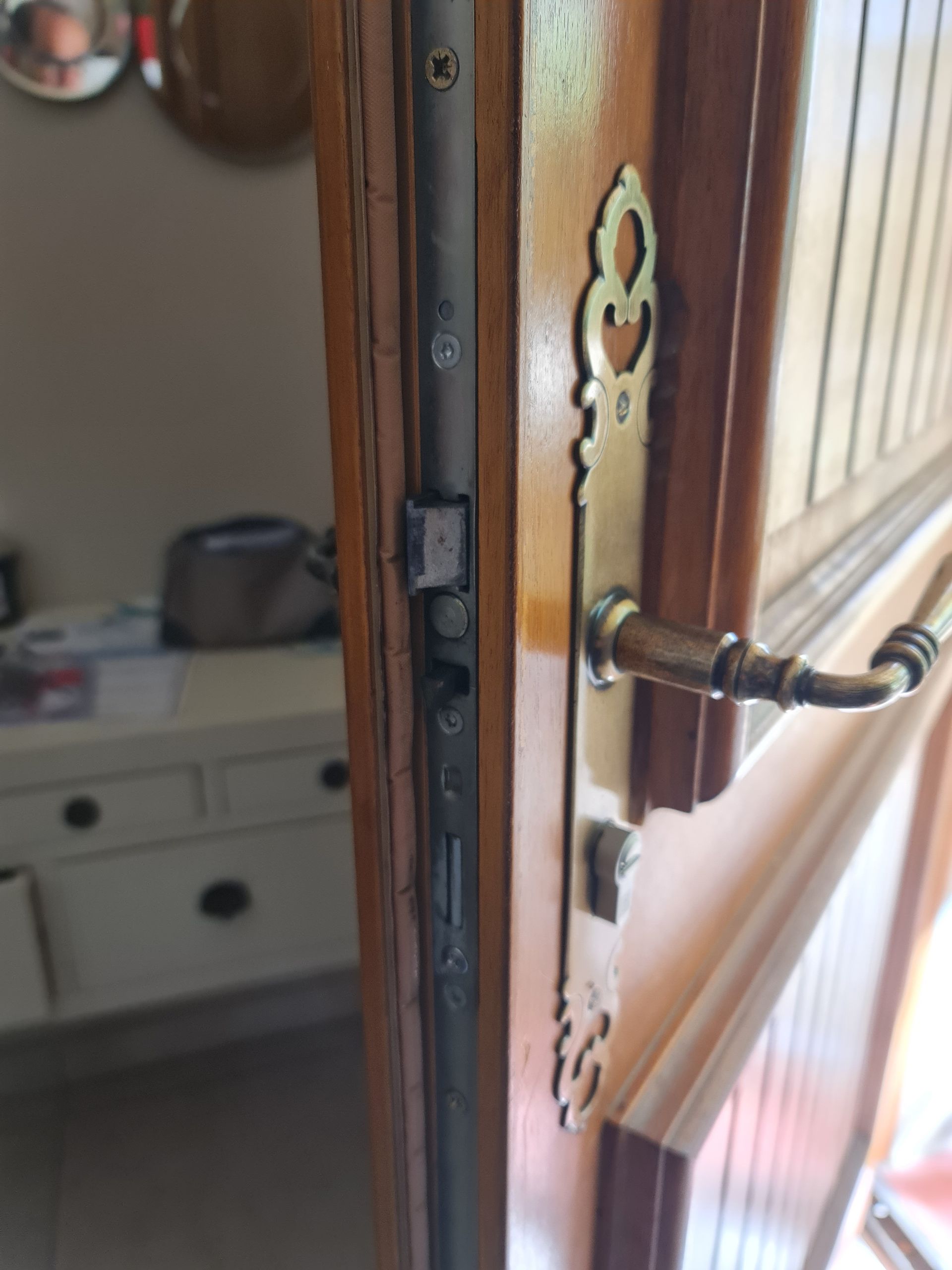 Poignée de porte en acier