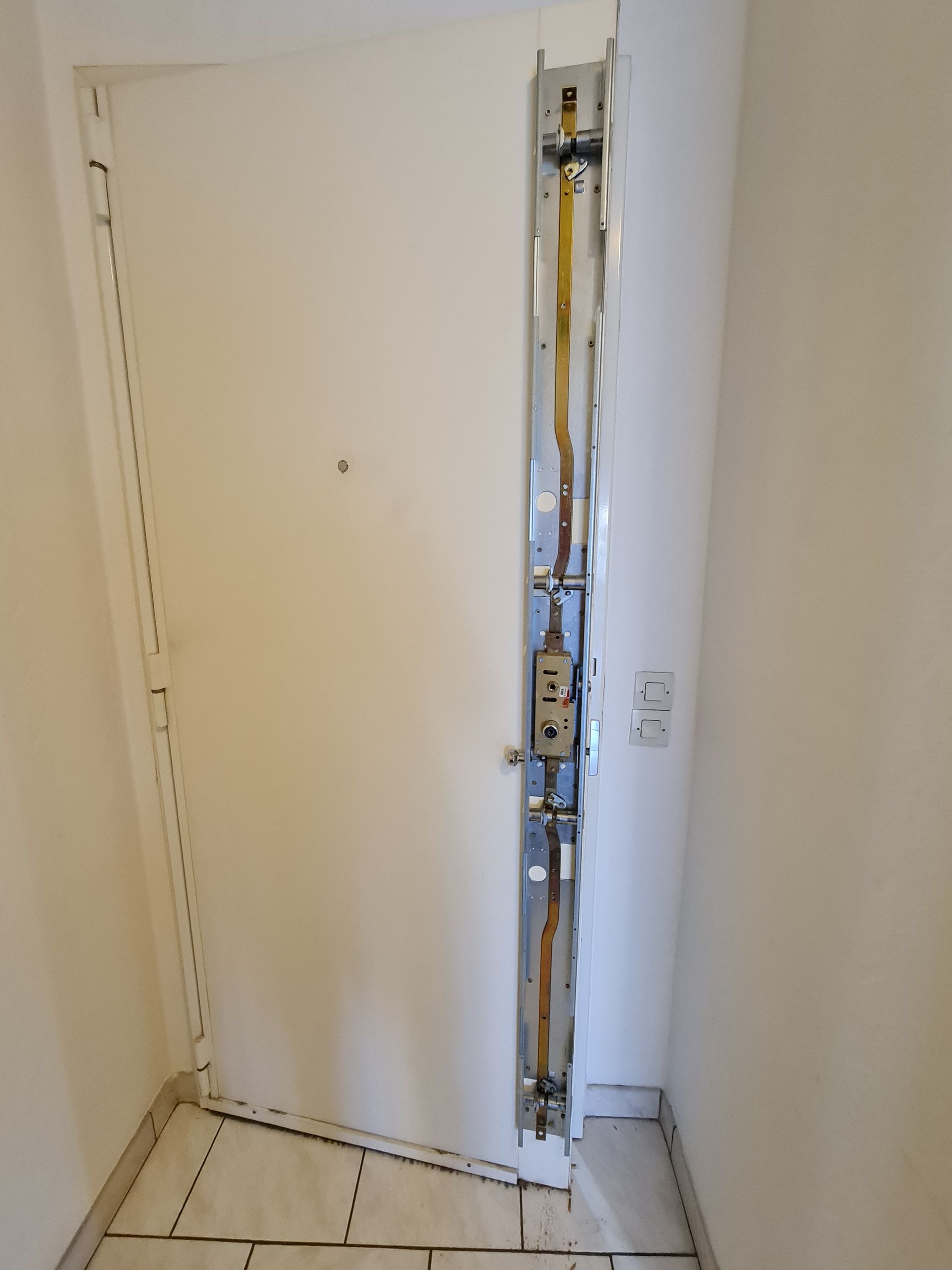 Clé verte dans une serrure