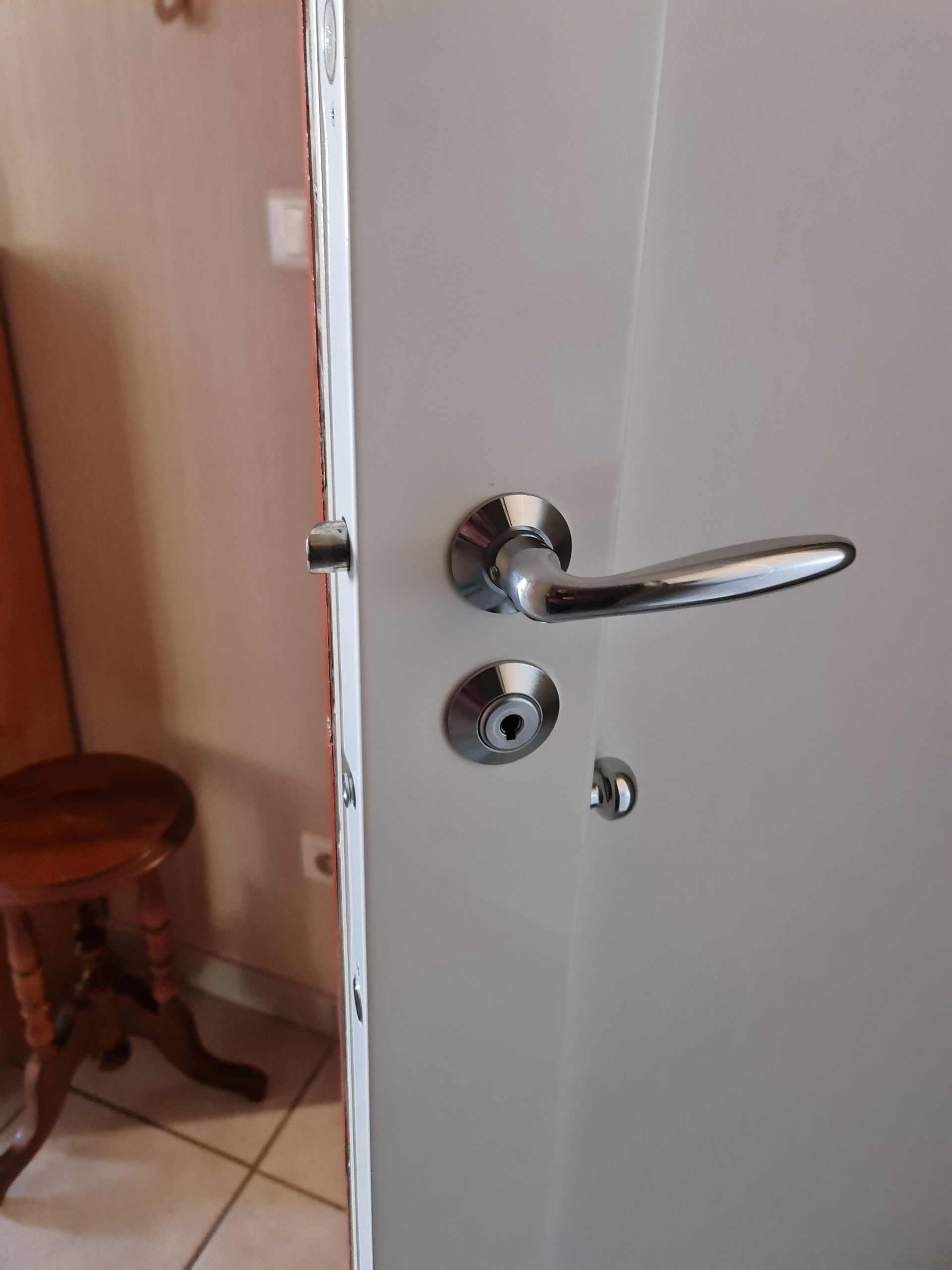 Poignée d'une porte ouverte