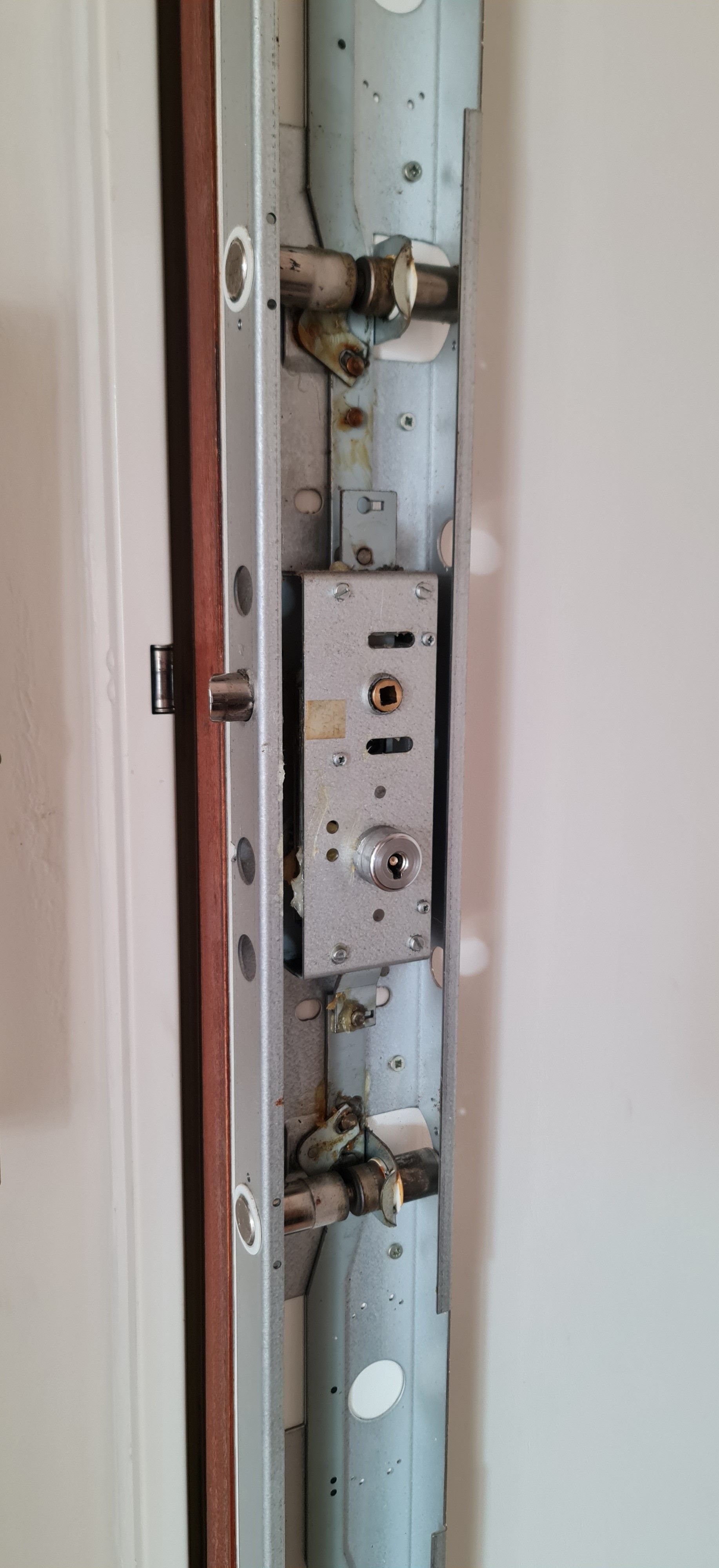 Intérieur d'une serrure d'une porte blindée
