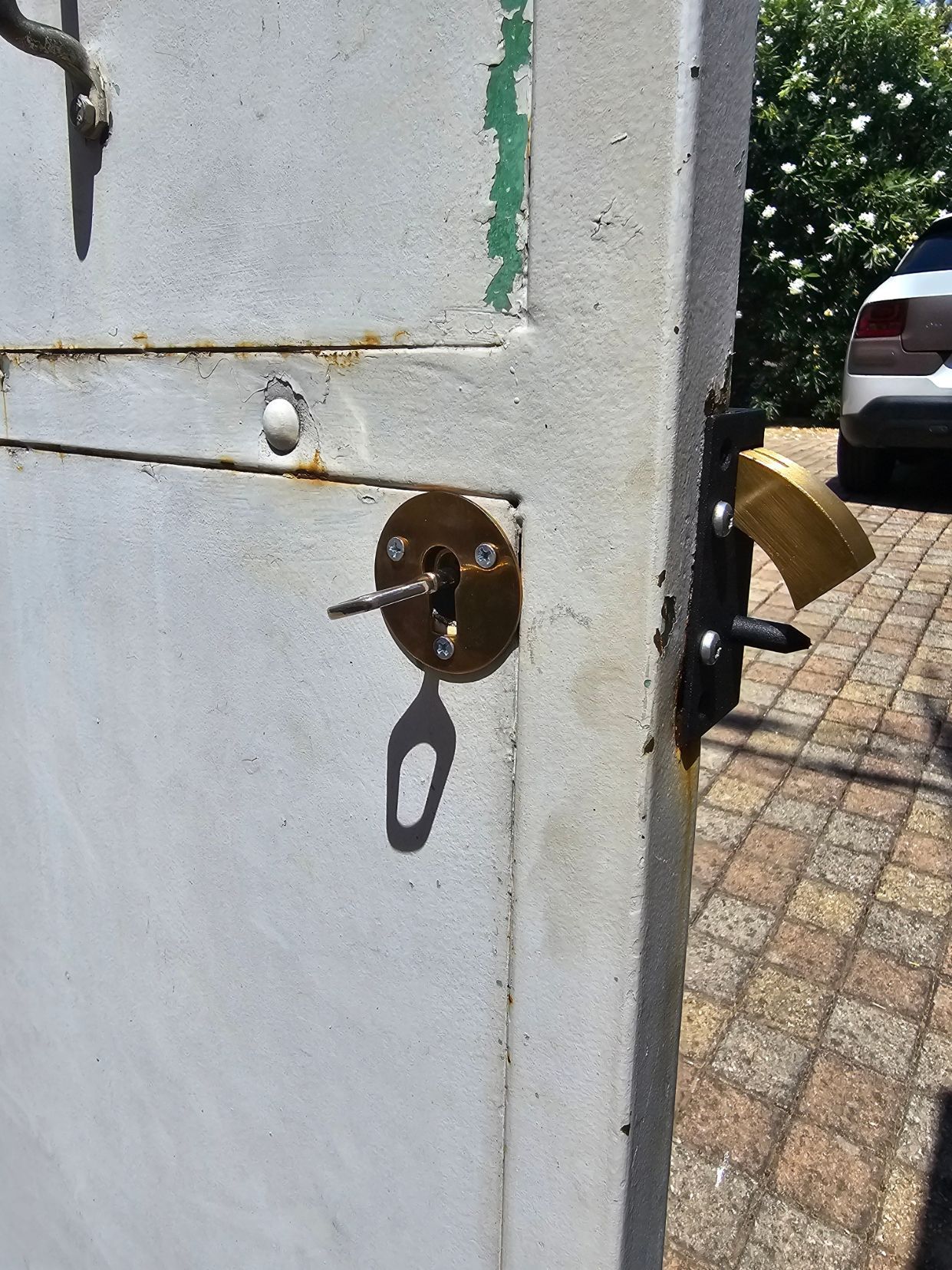 Poignée de porte en acier