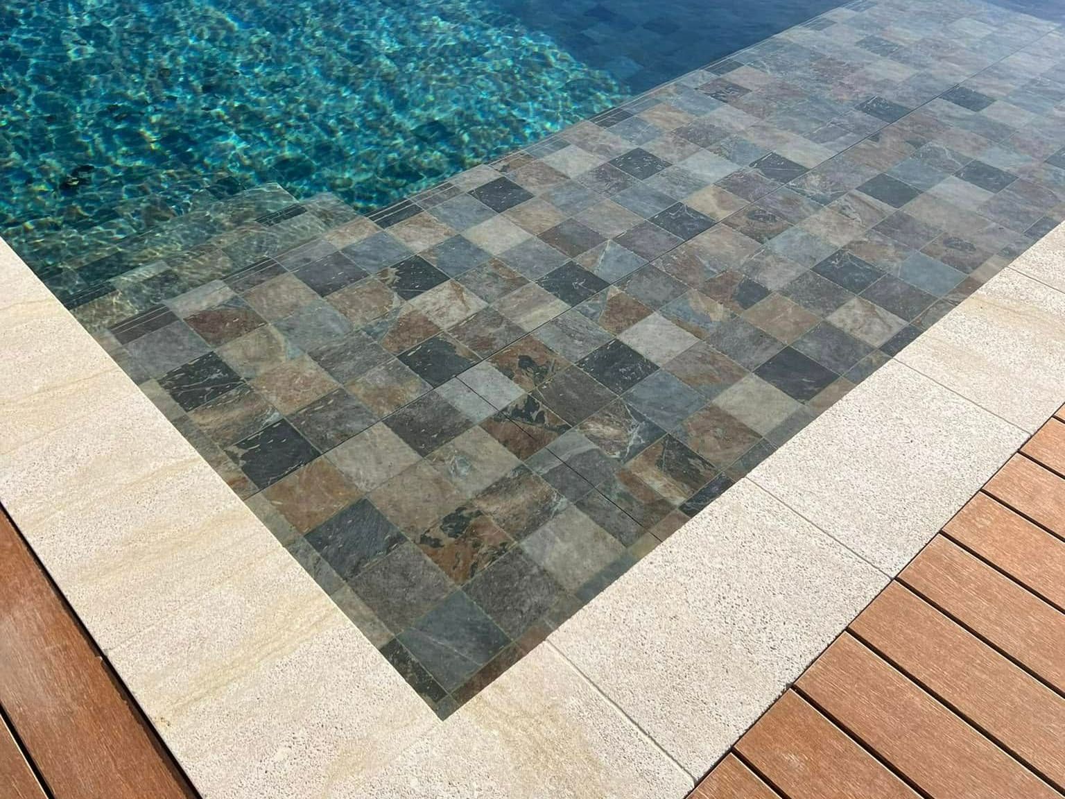 Margelle de piscine
