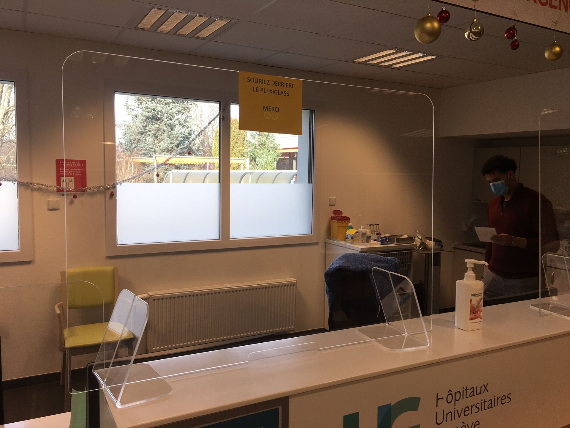 Elega SA - découpe de panneaux et fabrication d'objets sur mesure en matière plastique