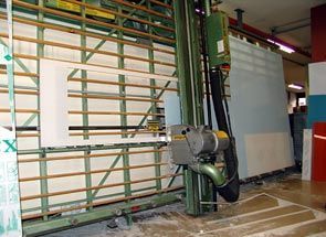 Elega SA - parc machines - découpe de panneaux et fabrication d'objets sur mesure en matière plastique