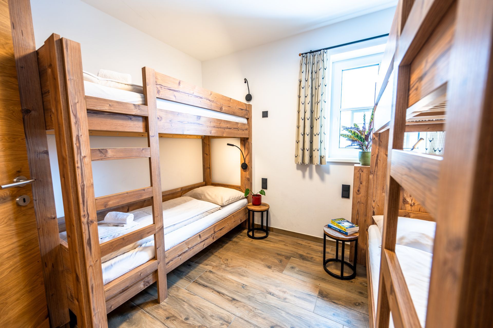 Kinderzimmer mit Stockbetten Turracher Zirbenlodges